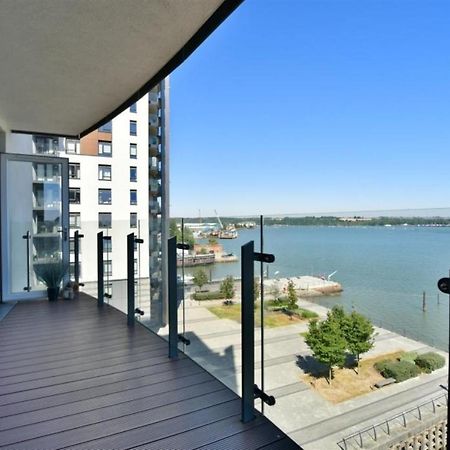 Kent Breath-Taking View 2Bd/2Ba With Free Parking Lägenhet Gillingham  Exteriör bild