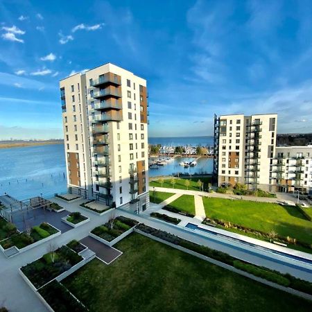 Kent Breath-Taking View 2Bd/2Ba With Free Parking Lägenhet Gillingham  Exteriör bild