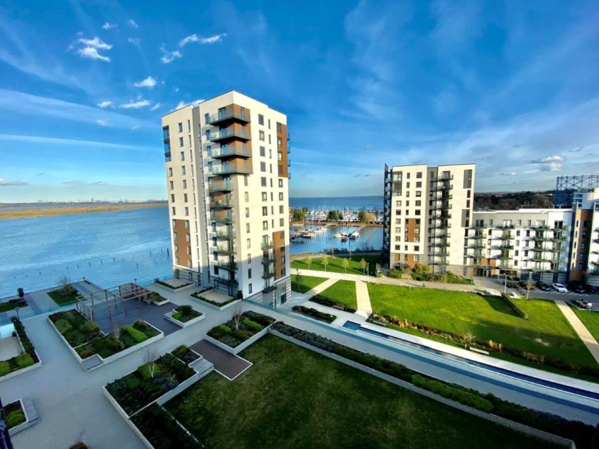 Kent Breath-Taking View 2Bd/2Ba With Free Parking Lägenhet Gillingham  Exteriör bild